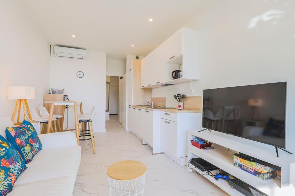 2 Pieces Vue Panoramique A 5 Min Des Plages Apartment Villeneuve-Loubet